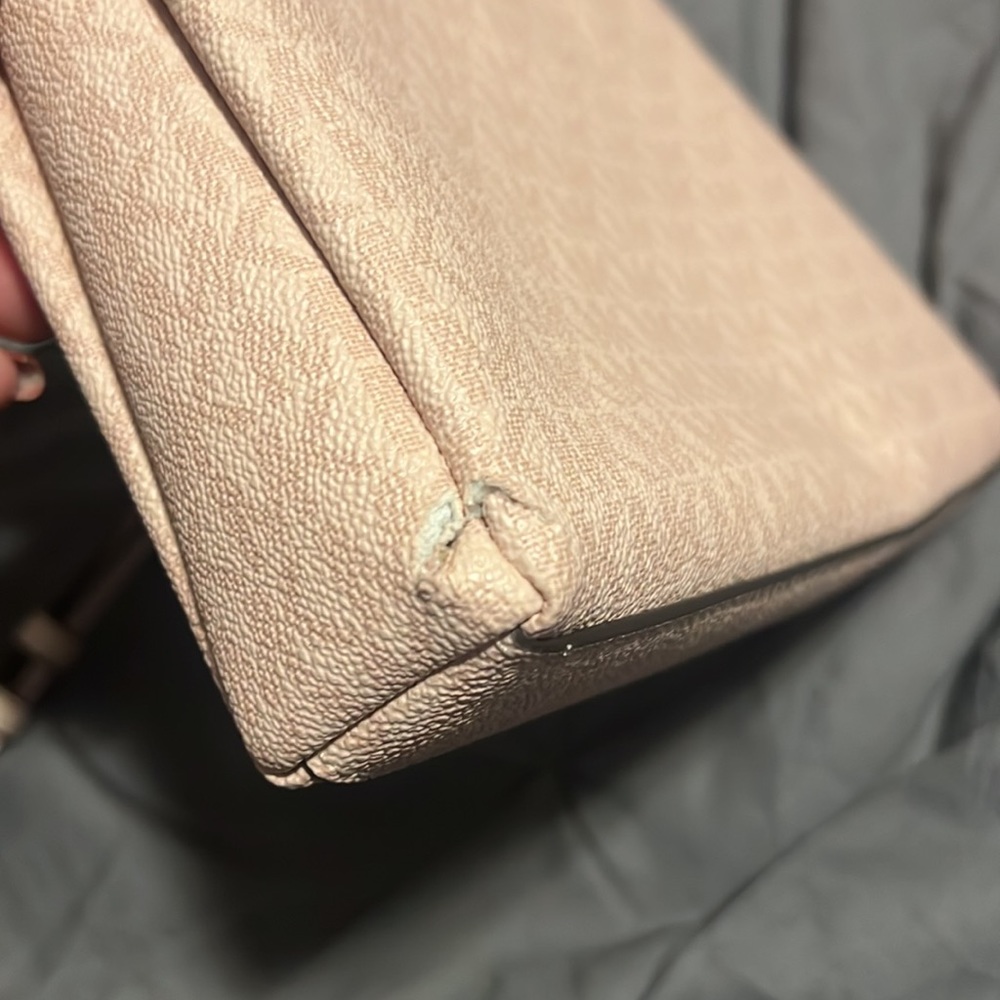 Michael Kors Crossbody - Picture 3 of 10